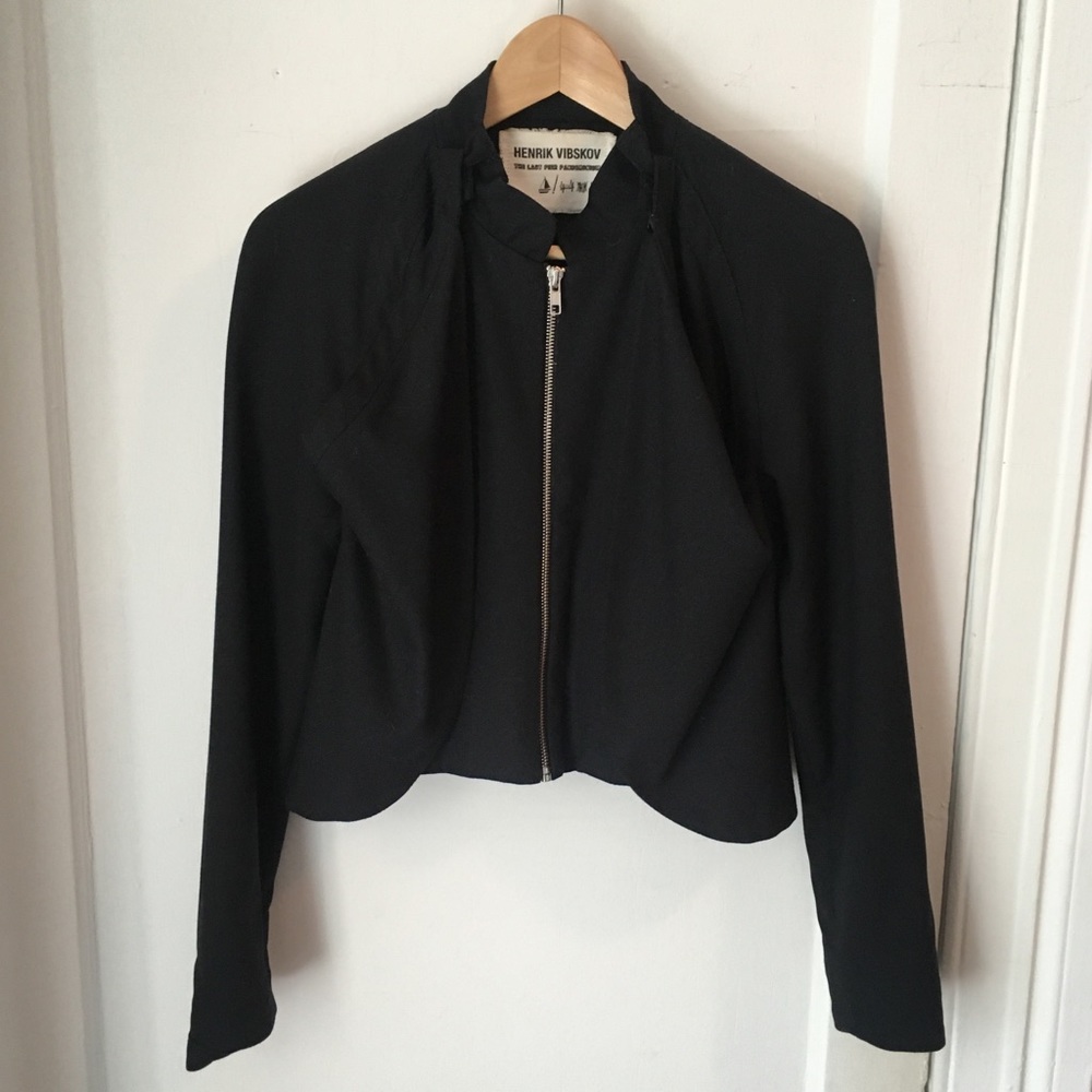Henrik Vibskov cropped black jacket